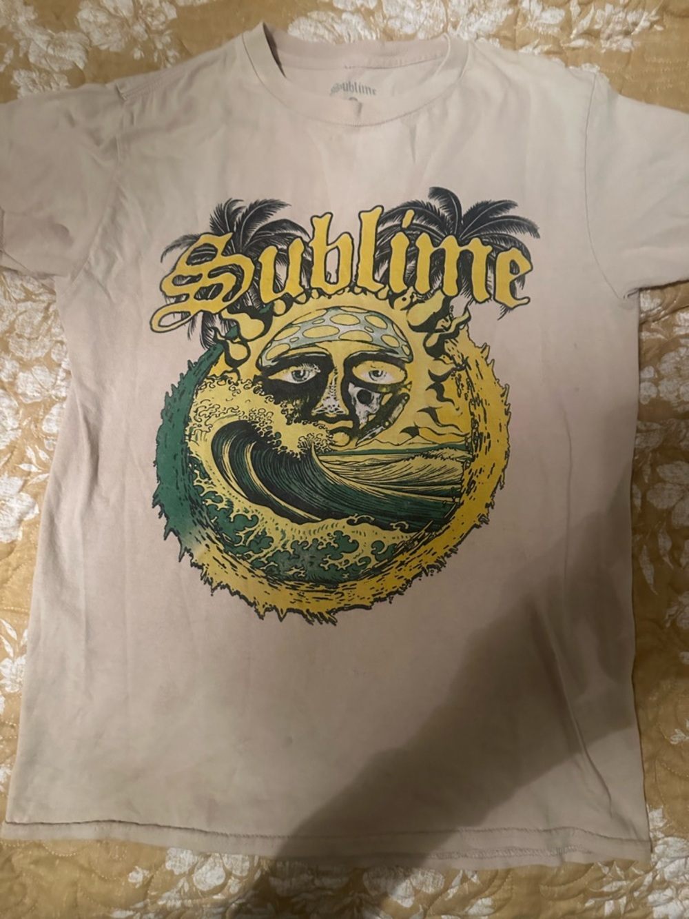 Short Sleeve Graphic Tee in Cream